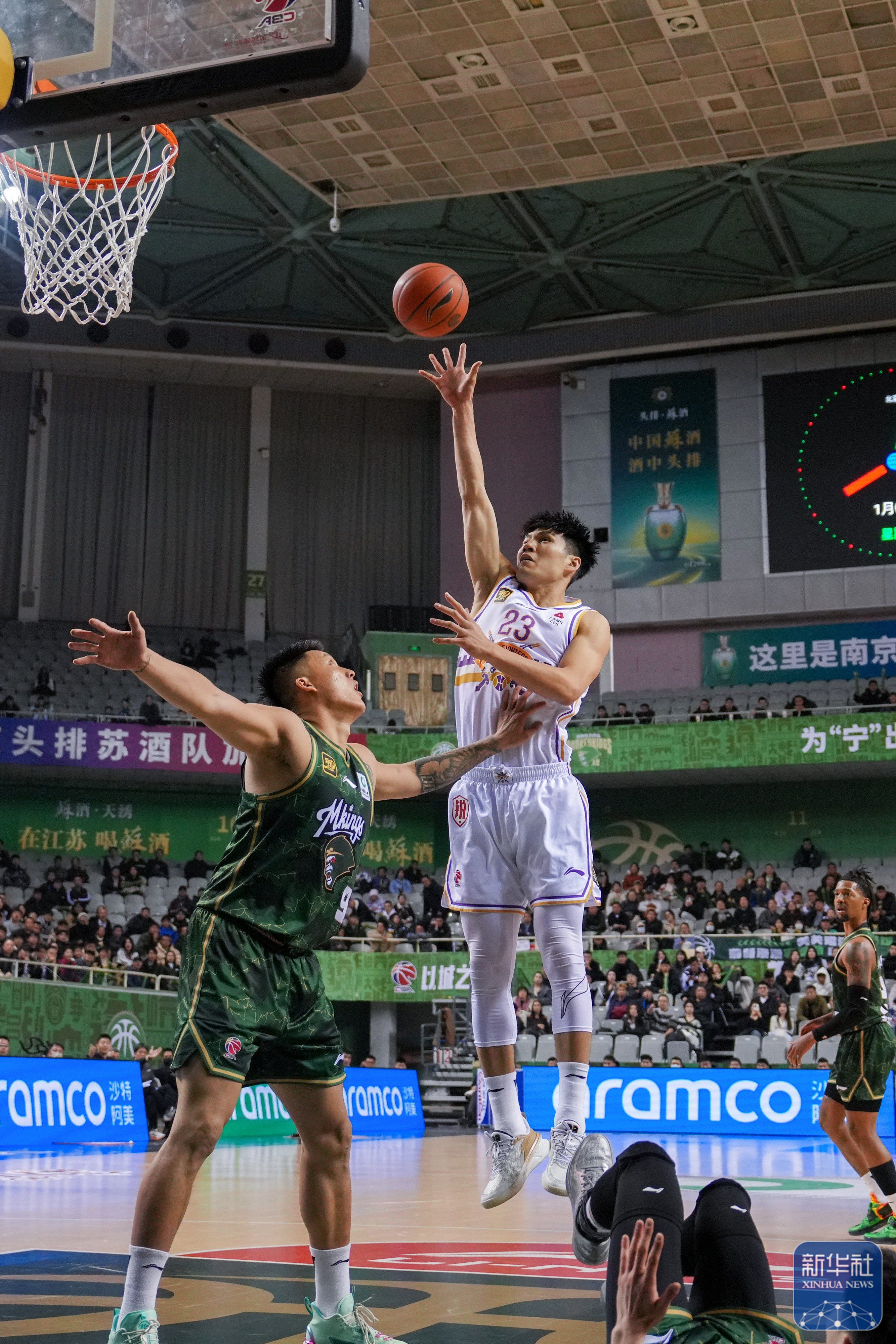 半岛体育网站-关键时刻CBA常规赛传出新动向，武汉三镇回应争议，管理层表态：气氛紧张，资深球员宣示担当的简单介绍